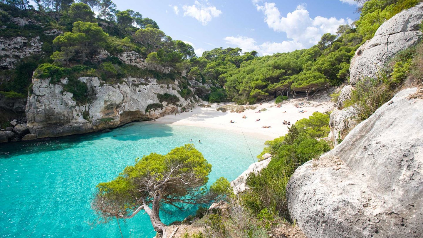 <h2>Descubre Menorca</h2>
<h3>Relájate y disfruta</h3>