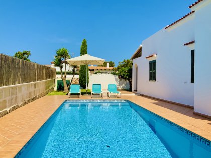 Villa traditionnelle avec piscine à Cala Blanca, Minorque